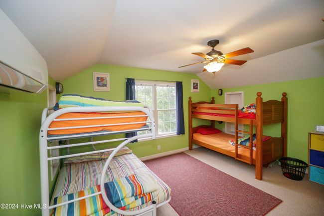 106 Se 21 St St, House other with 4 bedrooms, 3 bathrooms and 2 parking in Oak Island NC | Image 18