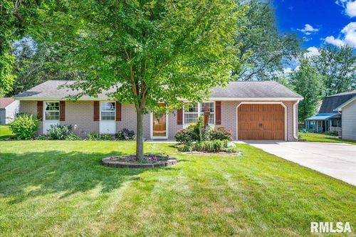 303 W 3rd Ave, Deer Creek, IL, 61733-9301 | Card Image