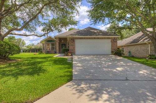 123 River Park Dr, Luling, TX, 78648-3362 | Card Image