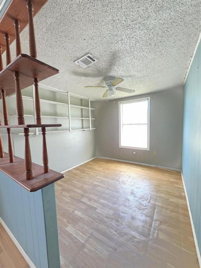 235 2 Nd St, House other with 3 bedrooms, 2 bathrooms and null parking in Van Vleck TX | Image 5