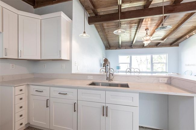 2703 Avenue B, House other with 3 bedrooms, 2 bathrooms and null parking in HOLMES BEACH FL | Image 7