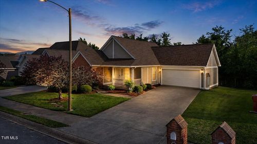 0-8 Willow Tree Ct, Johnson City, TN, 37604-2166 | Card Image