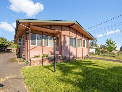2439 Berkeley St, Klamath Falls, OR, 97601-1311 | Card Image