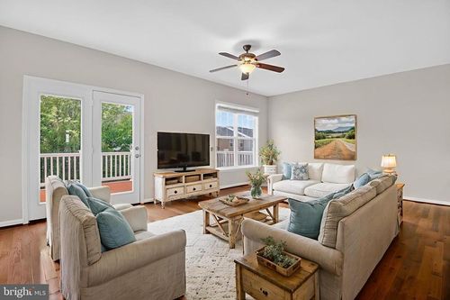 9218 Dawkins Crest Cir, BRISTOW, VA, 20136-6183 | Card Image