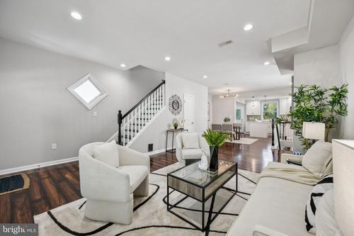 3309 5th St Se, WASHINGTON, DC, 20032-5423 | Card Image