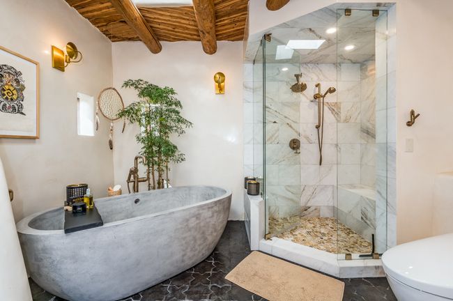 Primary Bathroom | Image 36
