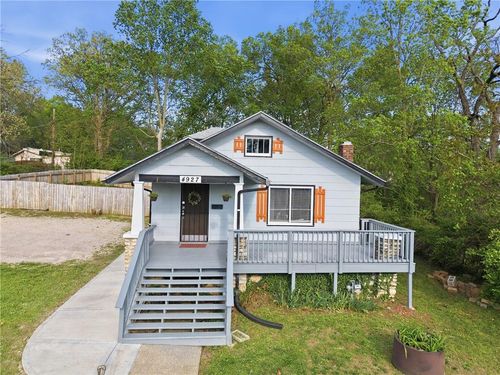 4927 Woodland Ave, Kansas City, MO, 64110-2363 | Card Image