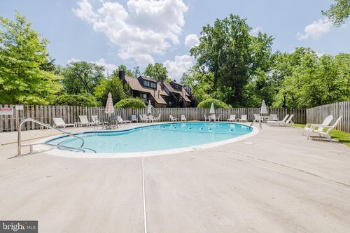 2-2 Pine Bark Ct, COCKEYSVILLE, MD, 21030-3204 | Card Image