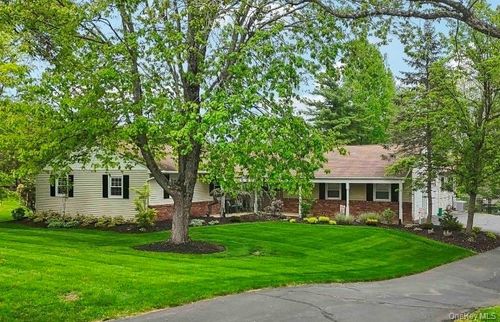 7 Glenmere Rd, New City, NY, 10956-4207 | Card Image