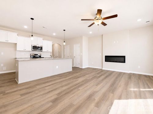 5933 Wallace Ave, Charlotte, NC, 28212-2397 | Card Image