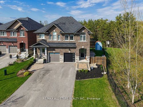 19 Michael Cummings Crt, Uxbridge, ON, L9P0E6 | Card Image