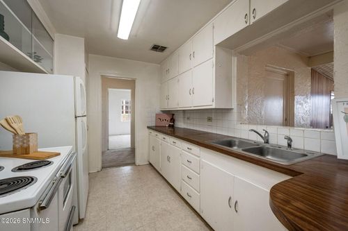 1065 Circle Dr, Las Cruces, NM, 88005-3028 | Card Image