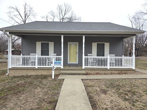 2806 Jones St, Eldorado, IL, 62930-1023 | Card Image