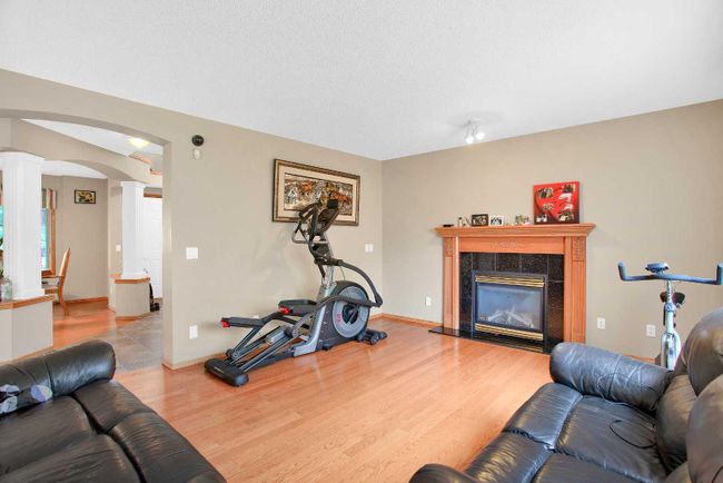128 West Creek Pond, Home with 4 bedrooms, 3 bathrooms and 4 parking in Chestermere AB | Image 3