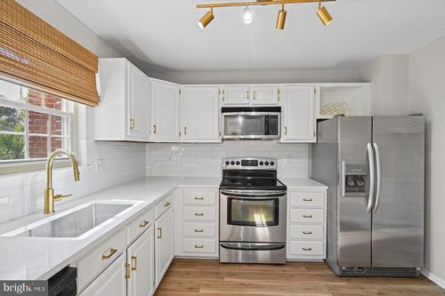 13 Cross Falls Cir, SPARKS GLENCOE, MD, 21152-9358 | Card Image