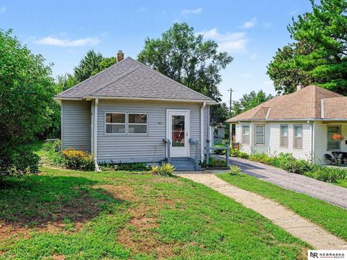 5621 Lake Street, Omaha, NE, 68104 | Card Image