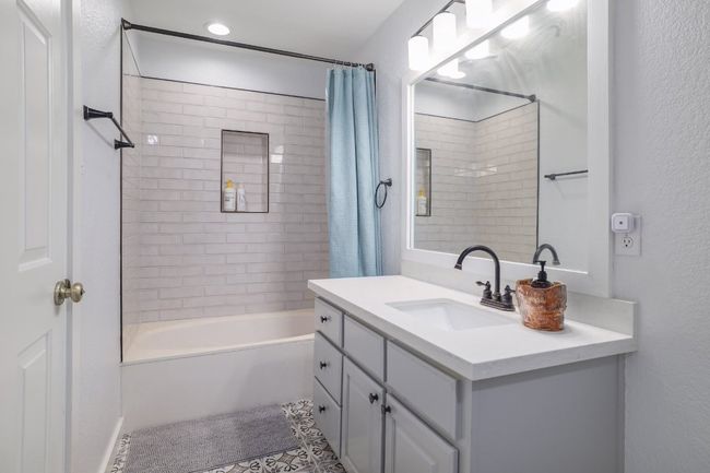 Guest bath #2 | Image 21