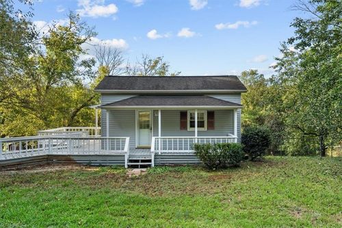 639 W Main St, Franklinville, NC, 27248-8177 | Card Image