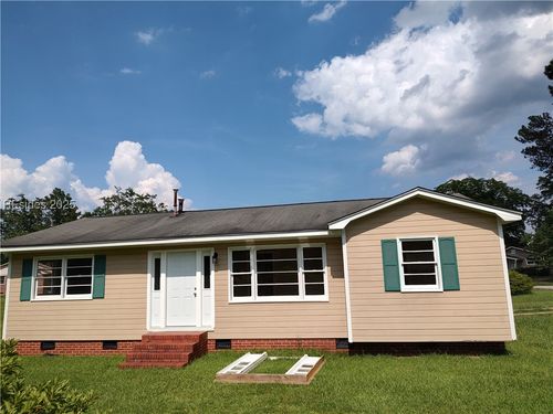 209 Pecan Dr, Cheraw, SC, 29520-2105 | Card Image