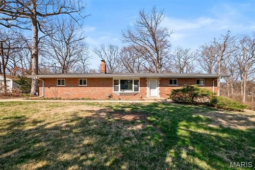 15 Oakwood Ln, Saint Louis, MO, 63129-3863 | Card Image