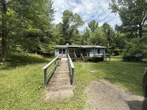 211 Pinetree Rd, Sewanee, TN, 37375-2717 | Card Image