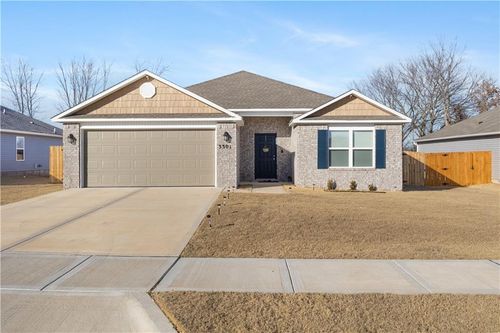 3301 E Hagan St, Siloam Springs, AR, 72761 | Card Image