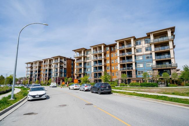 403 - 20673 78 Avenue, Condo with 2 bedrooms, 2 bathrooms and 2 parking in Langley BC | Image 2