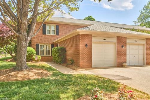 844 Brookleigh Ct, Winston Salem, NC, 27104-1247 | Card Image