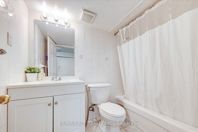 62 Saffron Cres, House other with 6 bedrooms, 5 bathrooms and 4 parking in Brampton ON | Image 40