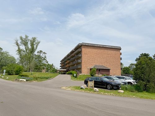 apt-307-8025 Woodglen Ln, Downers Grove, IL, 60516-4594 | Card Image