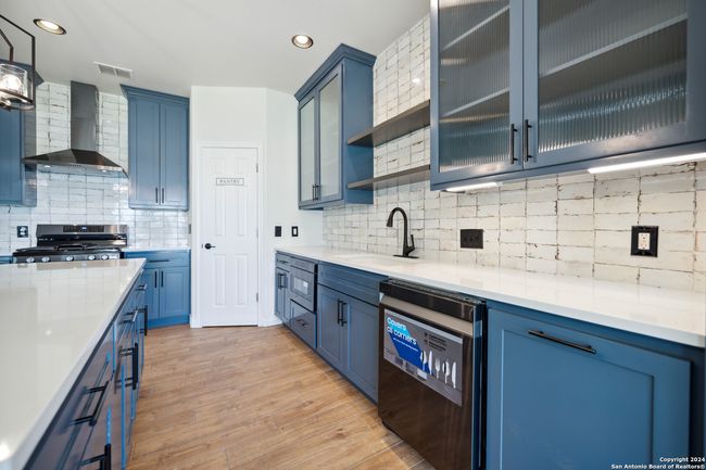 125 Hilltop Cir, House other with 3 bedrooms, 3 bathrooms and null parking in Mathis TX | Image 8