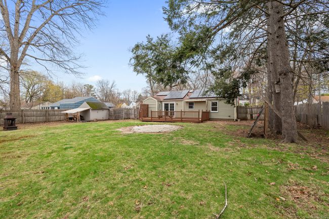 934 Matianuck Ave, House other with 3 bedrooms, 1 bathrooms and 4 parking in Windsor CT | Image 19