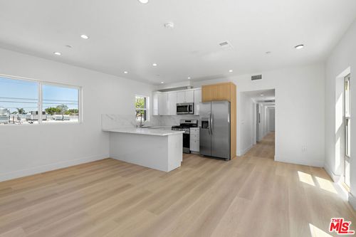 10965 Calvert, North Hollywood, CA, 91606 | Card Image
