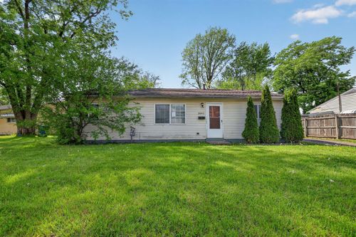 3041 Bluefield Dr, Columbus, OH, 43207-3303 | Card Image