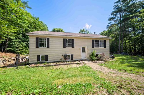 47 Henry Dr, Effingham, NH, 03882-8401 | Card Image