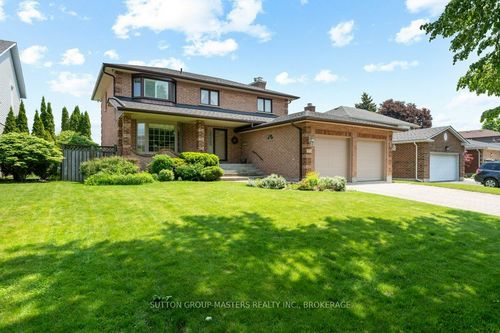 105 Country Club Dr, Kingston, ON, K7M7B8 | Card Image