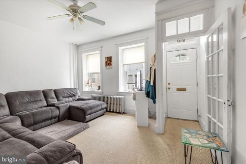 218 Grape St, PHILADELPHIA, PA, 19128-4927 | Card Image