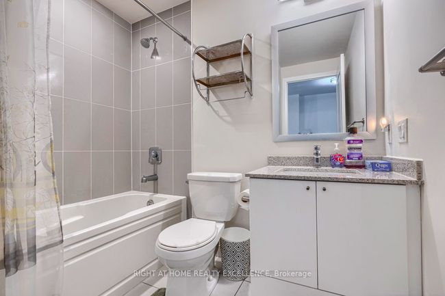 201 - 65 Watergarden Dr, Condo with 3 bedrooms, 2 bathrooms and 1 parking in Mississauga ON | Image 16