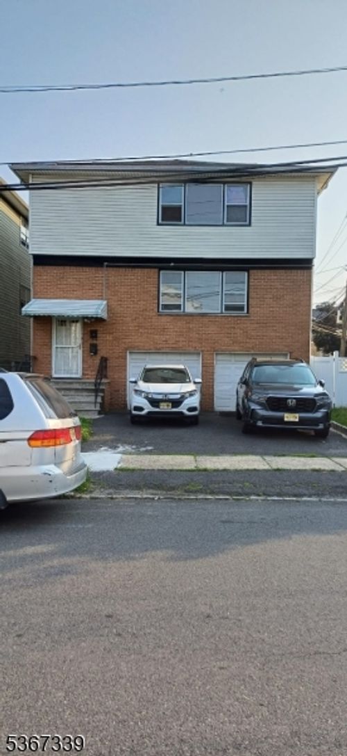39 Young Ave, Hillside, NJ, 07205-1021 | Card Image