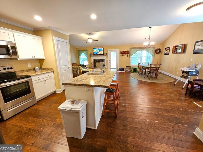 1081 Oak Hill Ln, House other with 3 bedrooms, 2 bathrooms and null parking in Madison GA | Image 6