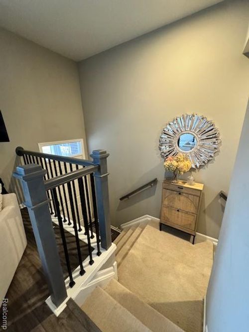 215 N Sydney Ct, Plymouth, MI, 48170-4958 | Card Image