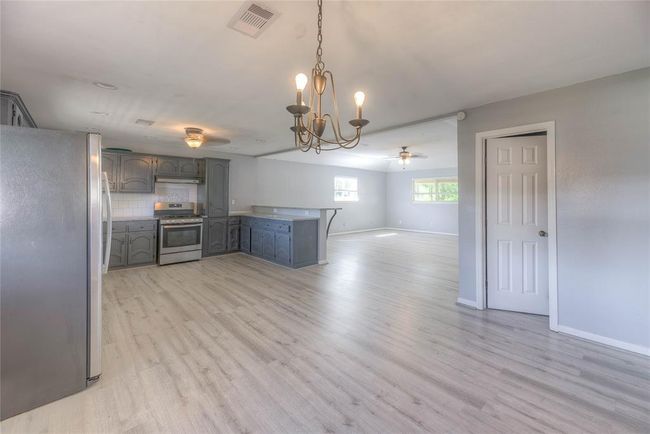 Guest home dining area | Image 9