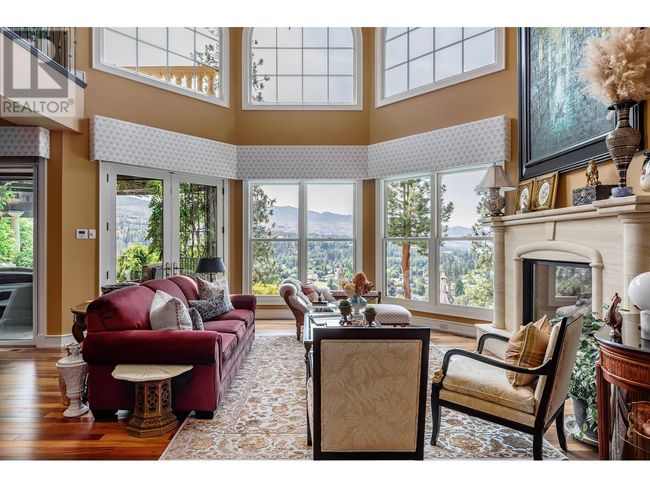 983 Westpoint Dr, House other with 4 bedrooms, 6 bathrooms and 2 parking in Kelowna BC | Image 5