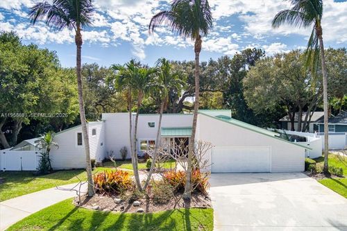 3 Gumbo Limbo Way, Sewalls Point, FL, 34996-6625 | Card Image