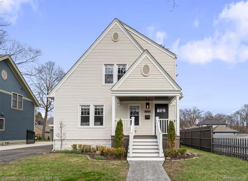 272 Arthur St, Plymouth, MI, 48170-1121 | Card Image