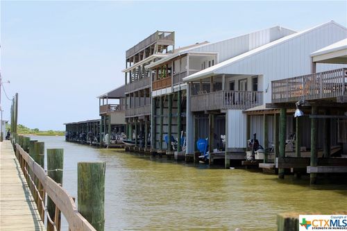 605-605 S 13th St, Port O Connor, TX, 77982 | Card Image