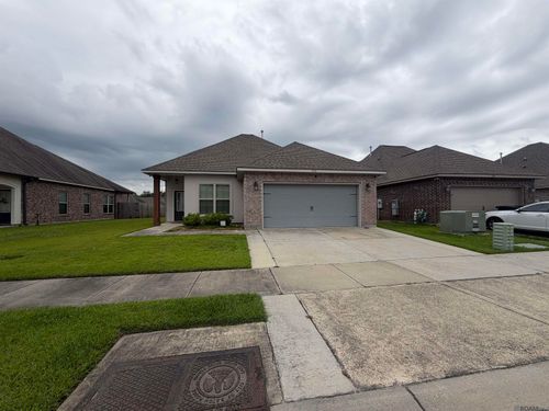 1122 Gentle Wind Dr, Baton Rouge, LA, 70820-2917 | Card Image