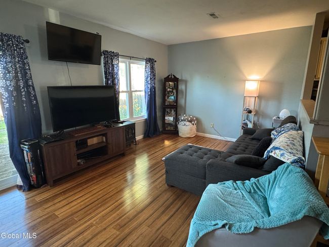 Living Room | Image 8
