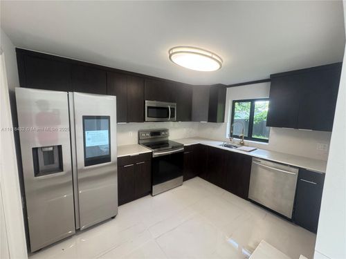 15725 Ne 11th Ct, North Miami Beach, FL, 33162-5321 | Card Image