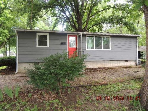 2423 S Claremont Ave, Independence, MO, 64052-3546 | Card Image